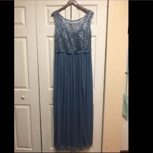 Sz16 David's Bridal Long Bridesmaid w Lace Bodice